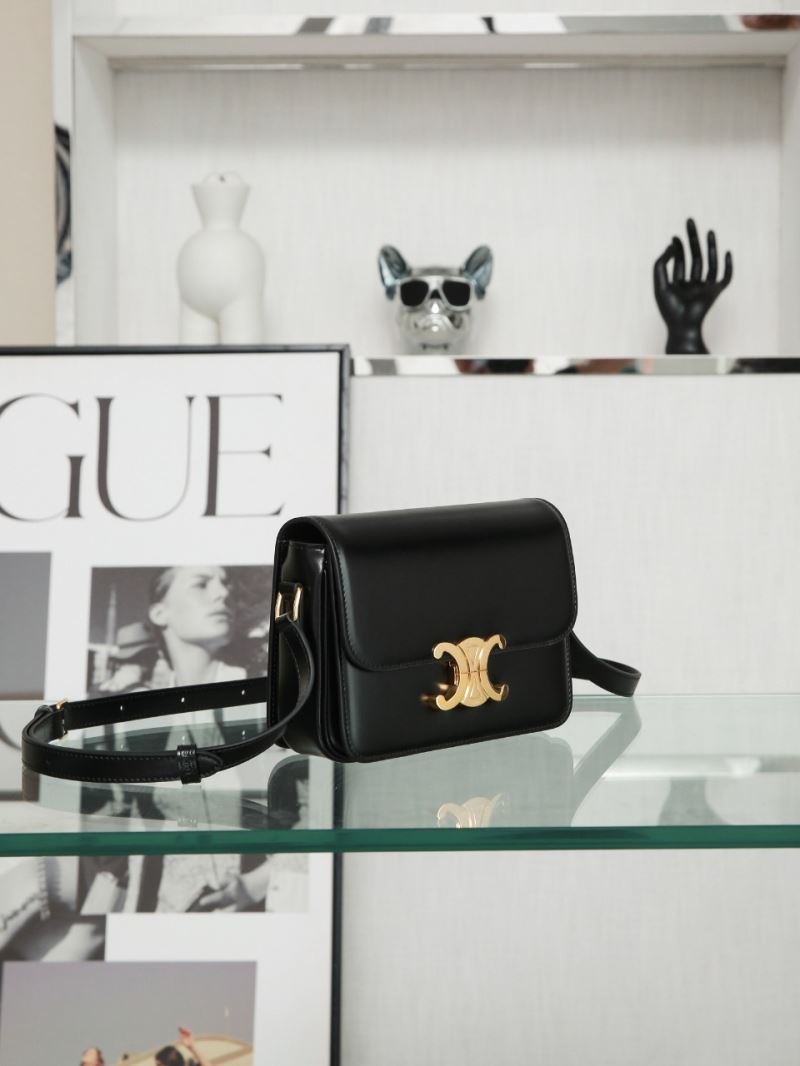 Ce1i*e triomphe bags
